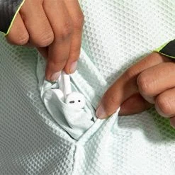 Women's Brooks Carbonite Long Sleeve Run Visible Collection - 221494-041 11 Women's Brooks Carbonite Long Sleeve Run Visible Collection - 221494-041 -Goodr Sales Shop 221494 041 D4 Carbonite Long Sleeve