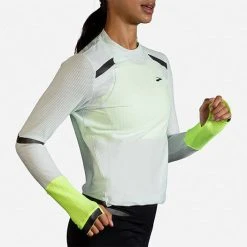 Women's Brooks Carbonite Long Sleeve Run Visible Collection - 221494-041 13 Women's Brooks Carbonite Long Sleeve Run Visible Collection - 221494-041 -Goodr Sales Shop 221494 041 MV Carbonite Long Sleeve
