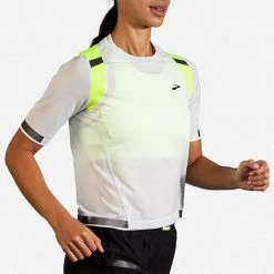 Women's Brooks Carbonite Short Sleeve Run Visible Collection - 221495-052 10 Women's Brooks Carbonite Short Sleeve Run Visible Collection - 221495-052 -Goodr Sales Shop 221495 052 MV Carbonite Short Sleeve