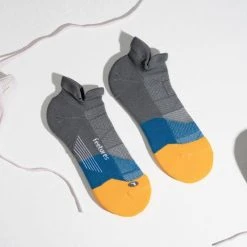 Feetures Max Cushion Tab Socks - FEET-EC50422 7 Feetures Max Cushion Tab Socks - FEET-EC50422 -Goodr Sales Shop E55422 4 720x cd3c17d0 3624 4a60 bb41 fc6fe2234b13